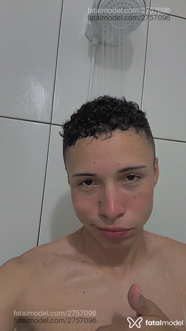 Acompanhante homem com cabelo castanho de olhos castanhos em Curitiba - Sena
