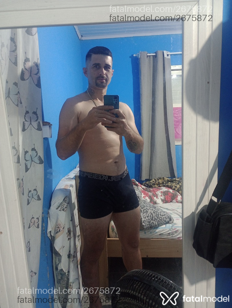 Acompanhante homem com cabelo castanho de olhos mel em Viamão - Guilherme