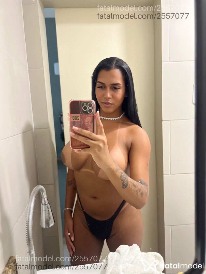 Acompanhante mulher trans morena (o) de olhos castanhos em Virtual - Laura Sophia