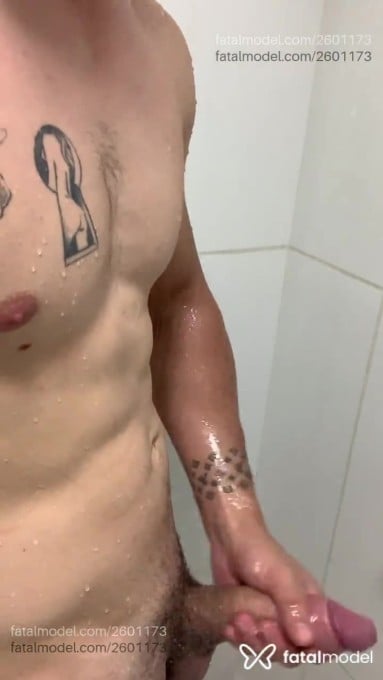 Acompanhante homem loira (o) de olhos castanhos - Lucas Piovanni
