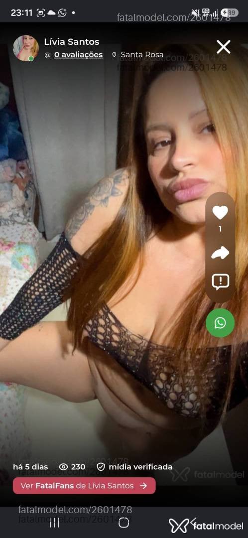 Acompanhante mulher loira (o) de olhos castanhos - Lívia Santos