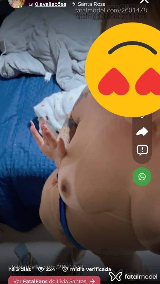 Acompanhante mulher loira (o) de olhos castanhos - Lívia Santos
