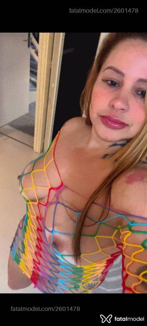 Acompanhante mulher loira (o) de olhos castanhos em Capão da Canoa - Lívia Santos