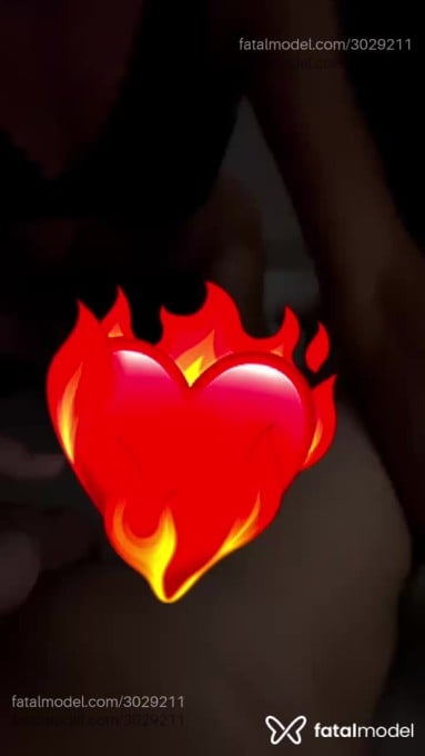 Acompanhante mulher trans morena (o) de olhos castanhos em Virtual - Isa Moné