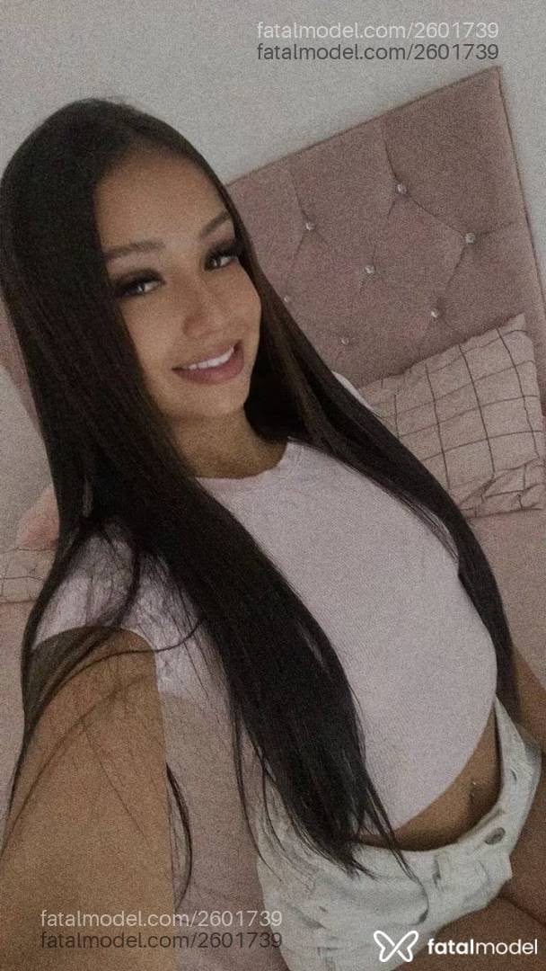Acompanhante mulher com cabelo castanho de olhos mel - Alice Monteiro