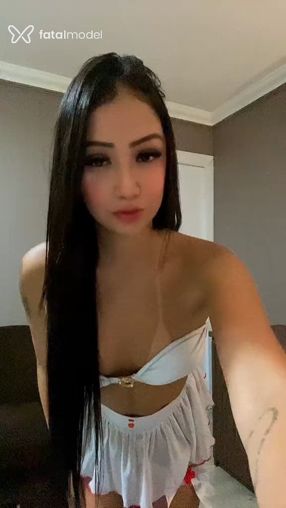 Acompanhante mulher com cabelo castanho de olhos mel - Alice Monteiro Acompanhante mulher com cabelo castanho de olhos mel - Alice Monteiro