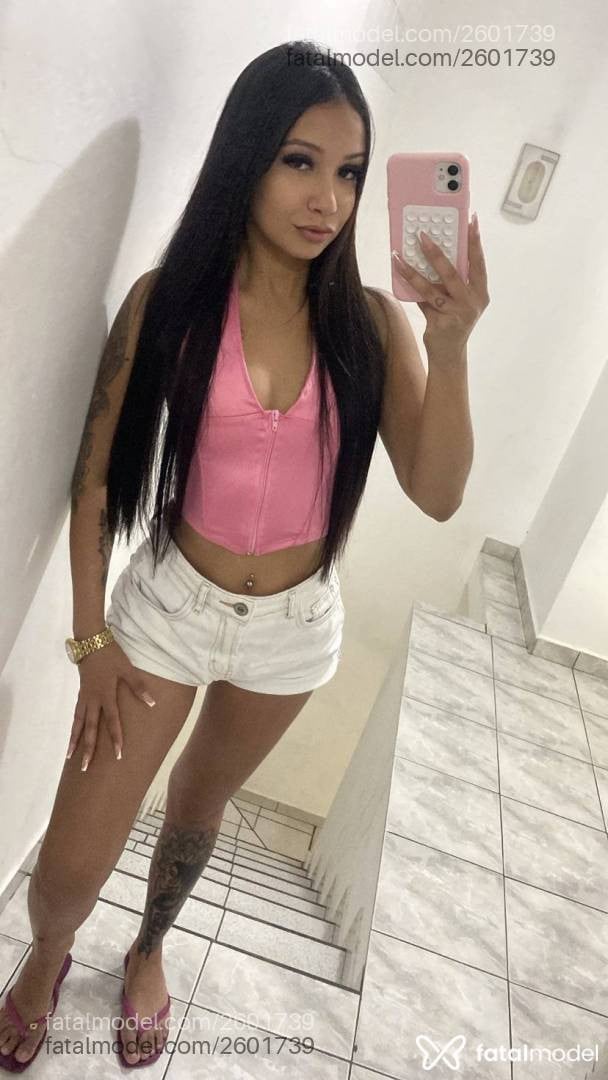Acompanhante mulher com cabelo castanho de olhos mel - Alice Monteiro