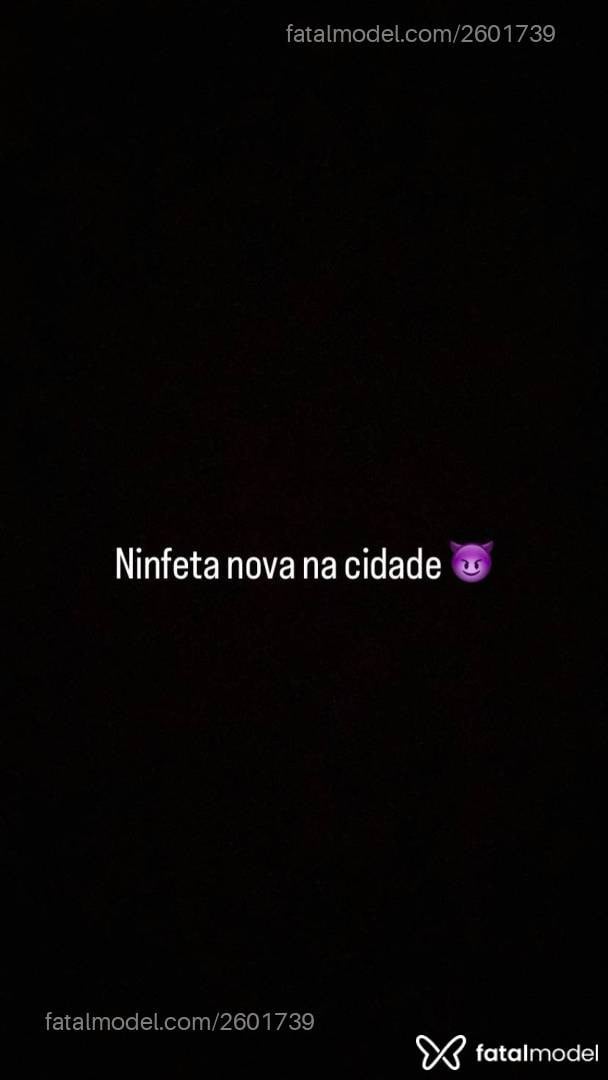 Acompanhante mulher com cabelo castanho de olhos mel - Alice Monteiro