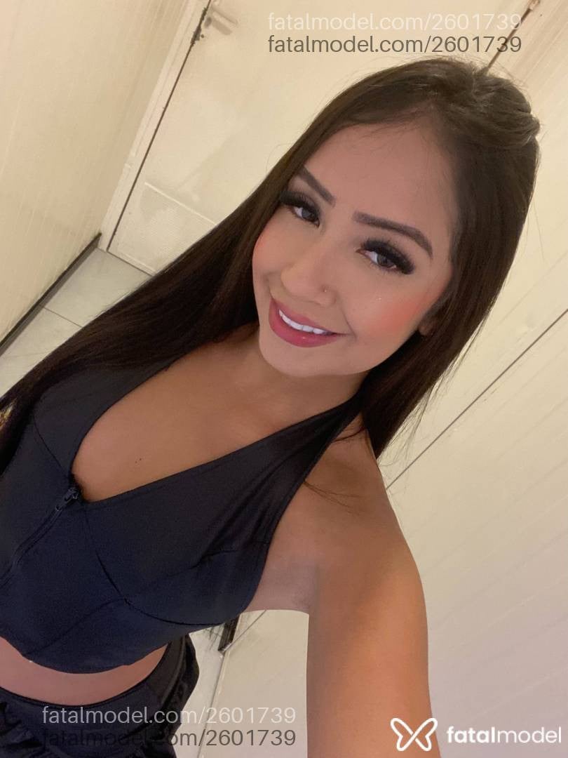 Acompanhante mulher com cabelo castanho de olhos mel em Balneário Camboriú - Alice Monteiro