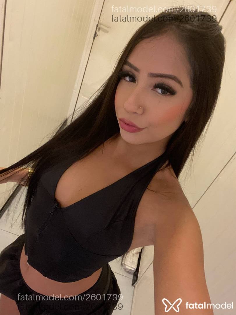 Acompanhante mulher com cabelo castanho de olhos mel - Alice Monteiro