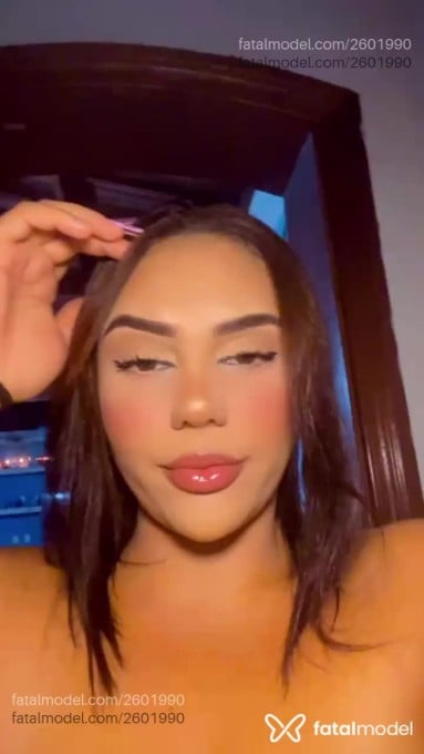 Acompanhante mulher com cabelo castanho de olhos castanhos em Guarujá - Julia
