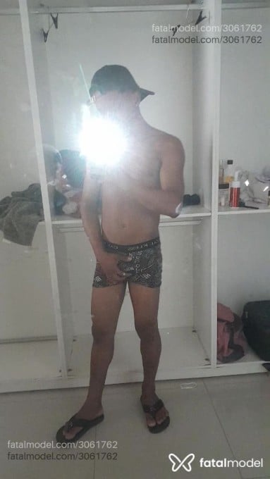 Acompanhante homem com cabelo castanho de olhos pretos em Belém - Negot