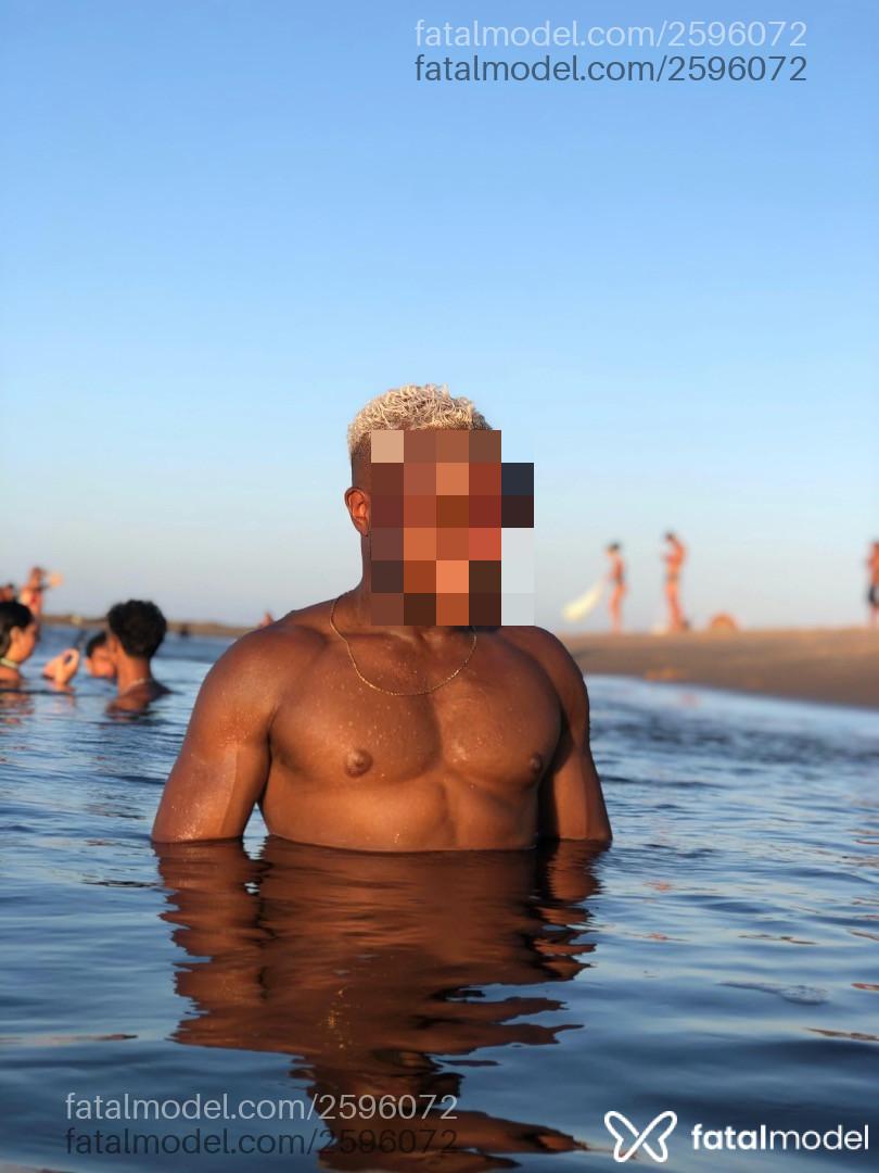 Acompanhante homem com cabelo castanho de olhos pretos em Salvador - Thiago Reis