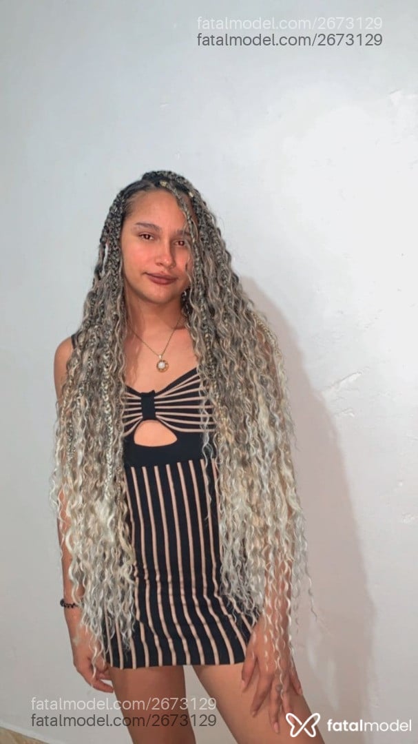 Acompanhante mulher trans com cabelo castanho de olhos castanhos em Sarandi - Bella Brown