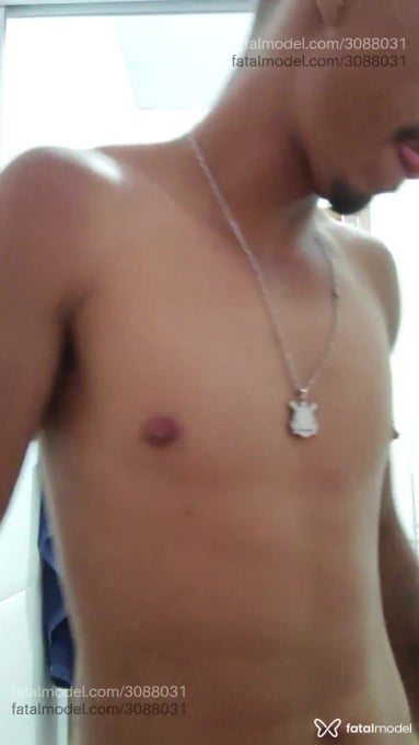 Acompanhante homem morena (o) de olhos castanhos em Ubatuba - Guarulhos