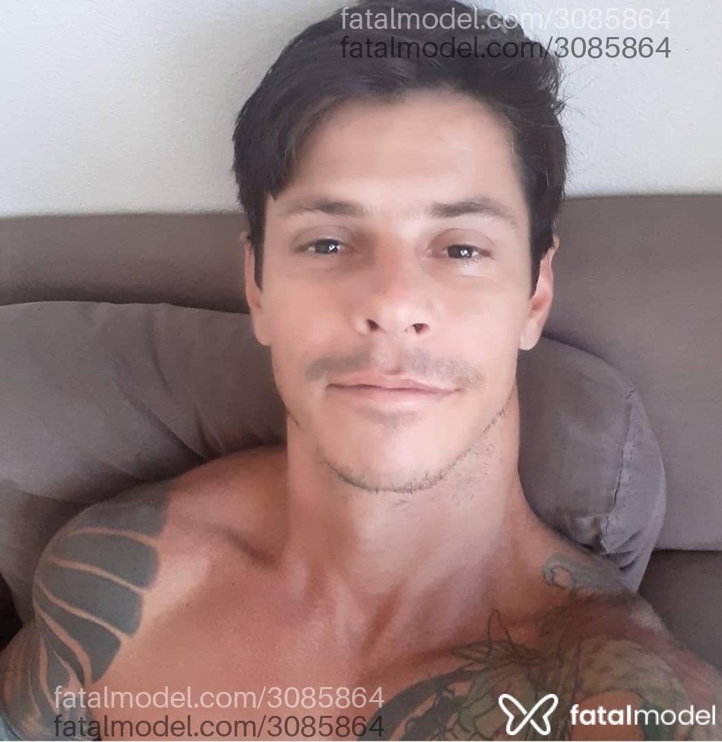 Acompanhante homem com cabelo castanho de olhos castanhos em João Pessoa Acompanhante homem com cabelo castanho de olhos castanhos em João Pessoa - Hetero