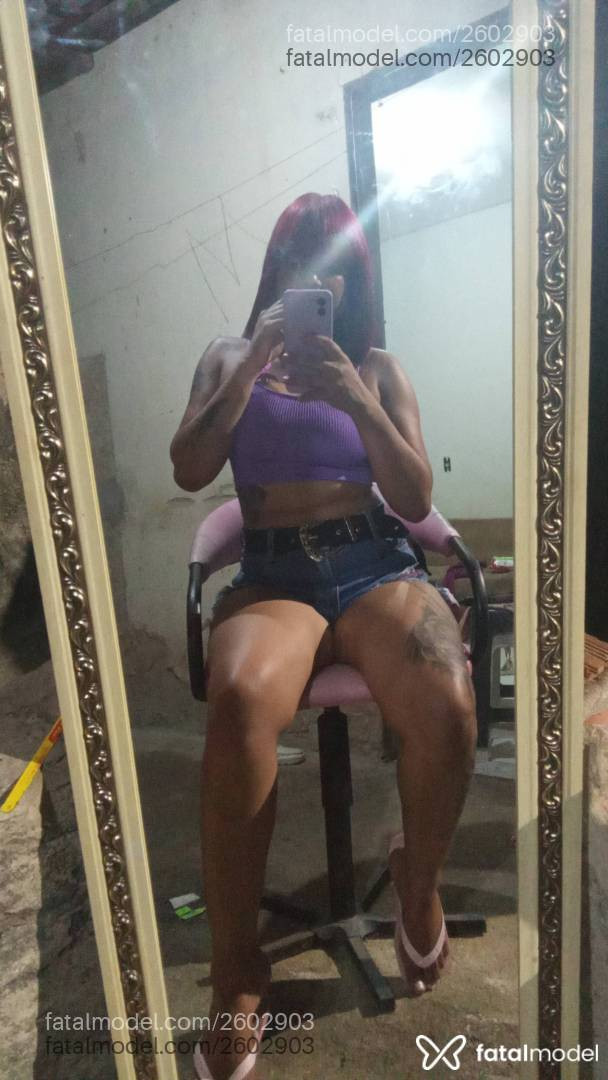 Acompanhante mulher morena (o) de olhos castanhos em Virtual Acompanhante mulher morena (o) de olhos castanhos em Virtual - Lunna