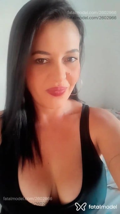 Acompanhante mulher com cabelo castanho de olhos mel em Lins - Drika