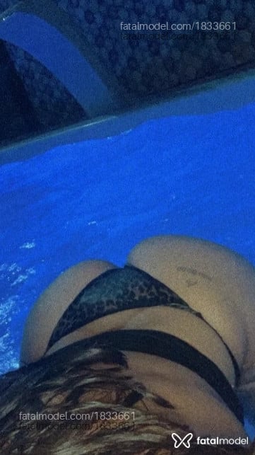 Acompanhante mulher trans com cabelo castanho de olhos castanhos em São José do Rio Preto - Vitória