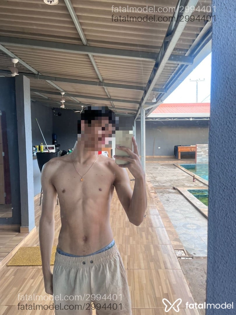 Acompanhante homem morena (o) de olhos pretos - Victor