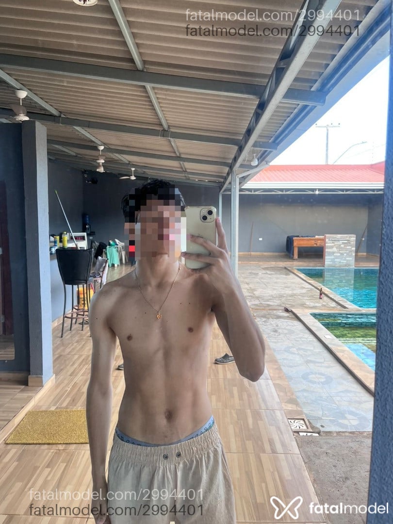 Acompanhante homem morena (o) de olhos pretos - Victor