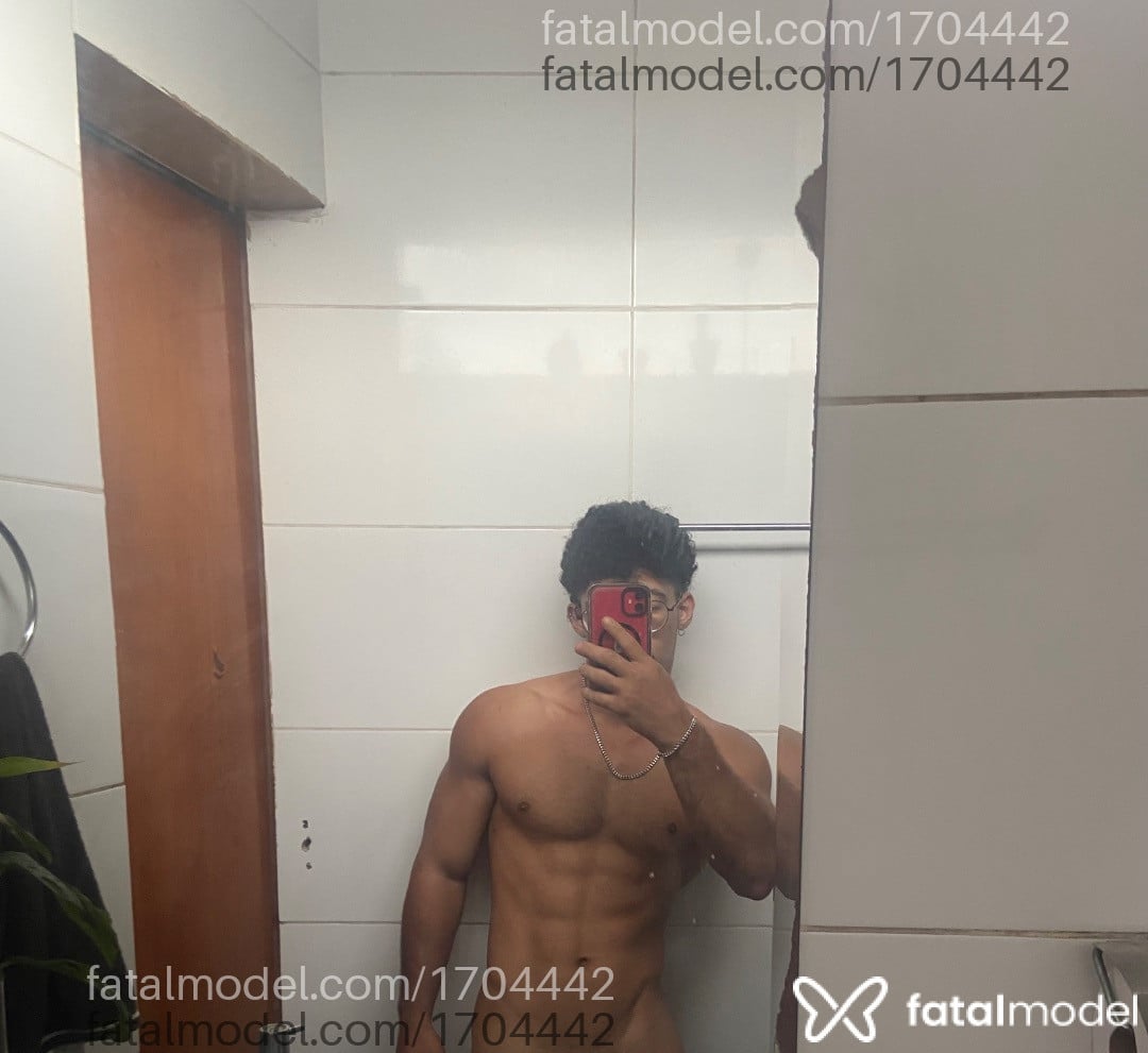Acompanhante homem morena (o) de olhos pretos em Florianópolis - Walker