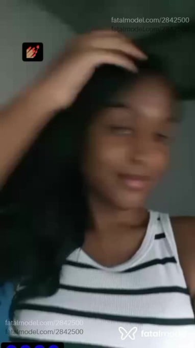 Acompanhante mulher trans morena (o) de olhos castanhos em Dias D'ávila - Miny Sant