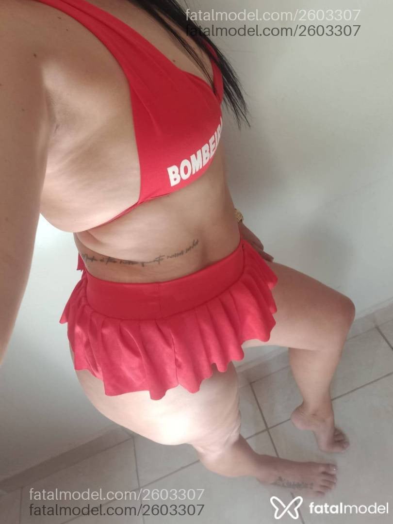 Acompanhante mulher com cabelo castanho de olhos castanhos em Araxá - Valeska