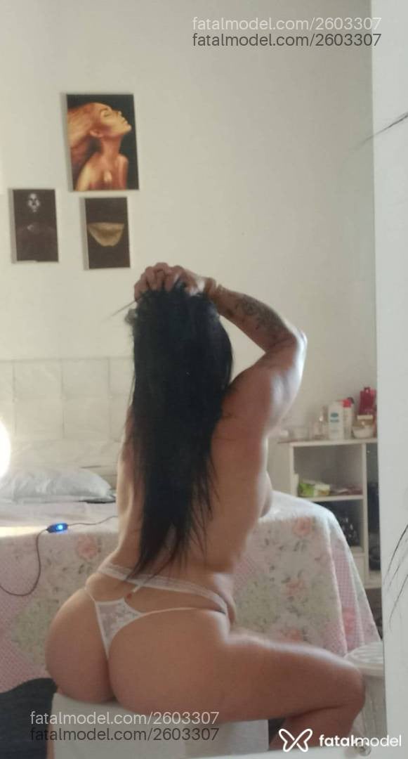 Acompanhante mulher com cabelo castanho de olhos castanhos - Valeska