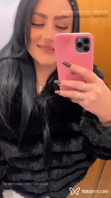 Acompanhante mulher morena (o) de olhos verdes - Caroline