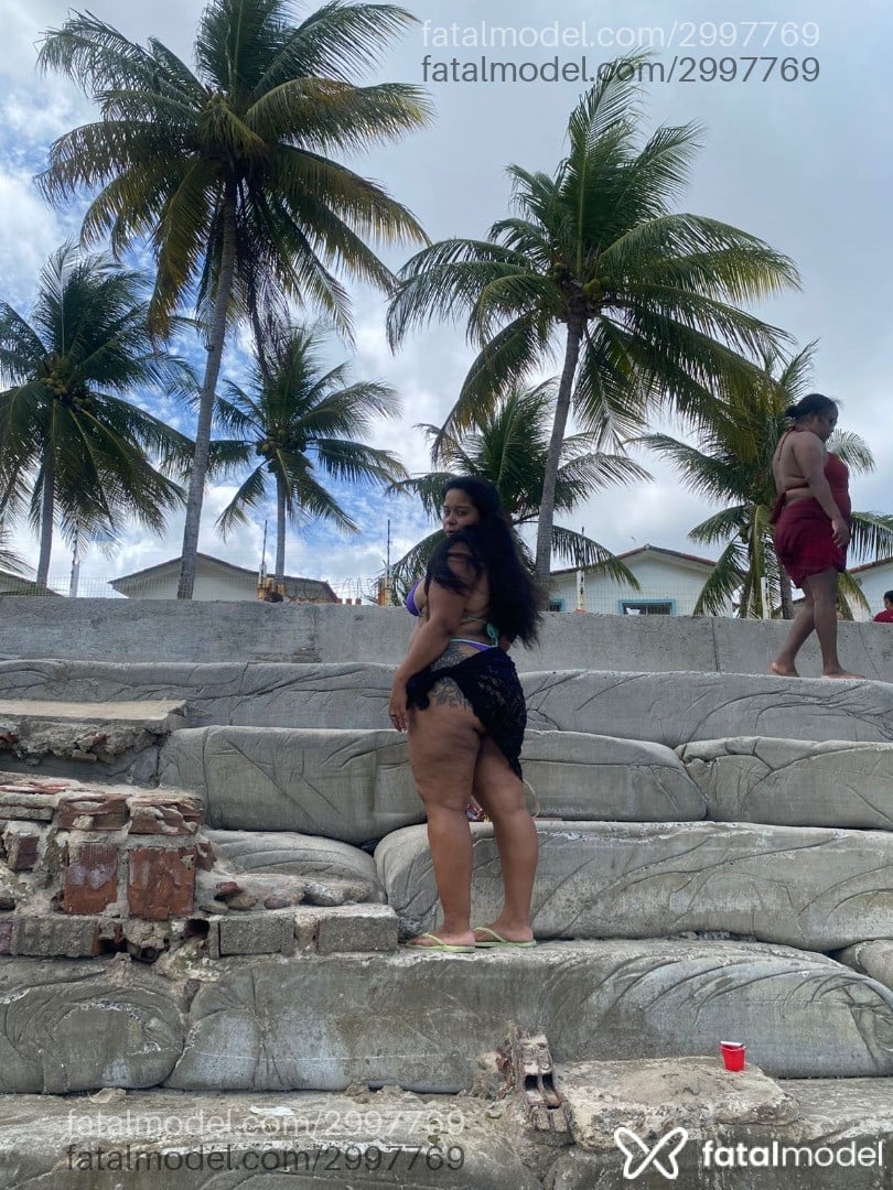 Acompanhante mulher morena (o) de olhos castanhos - Letícia Acompanhante mulher morena (o) de olhos castanhos - Letícia