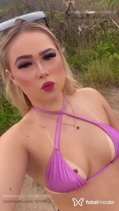 Acompanhante mulher loira (o) de olhos mel em Balneário Camboriú - Juliana Mello