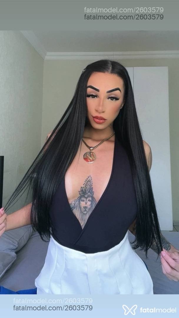 Acompanhante mulher morena (o) de olhos verdes - Mirella Campos