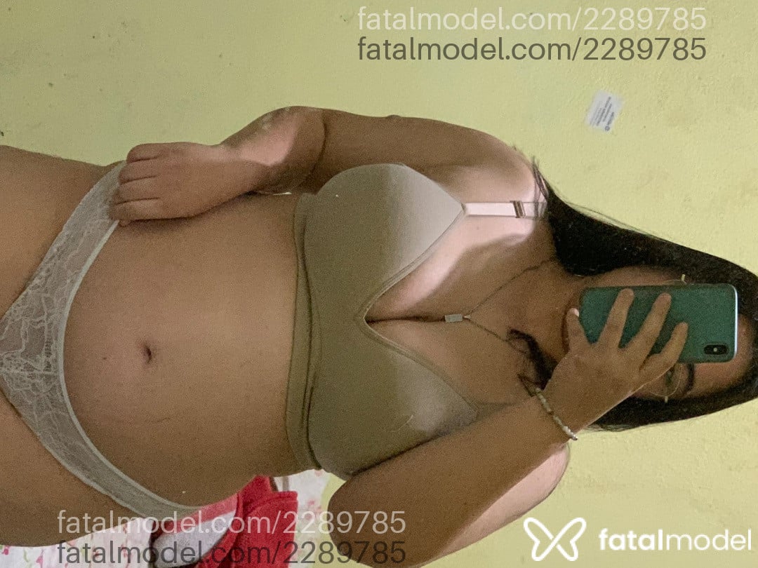Acompanhante mulher morena (o) de olhos pretos - Yumeko