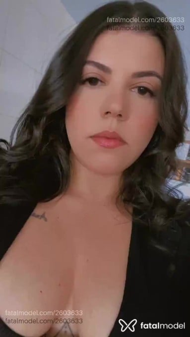 Acompanhante mulher com cabelo castanho de olhos castanhos em Virtual - Karis