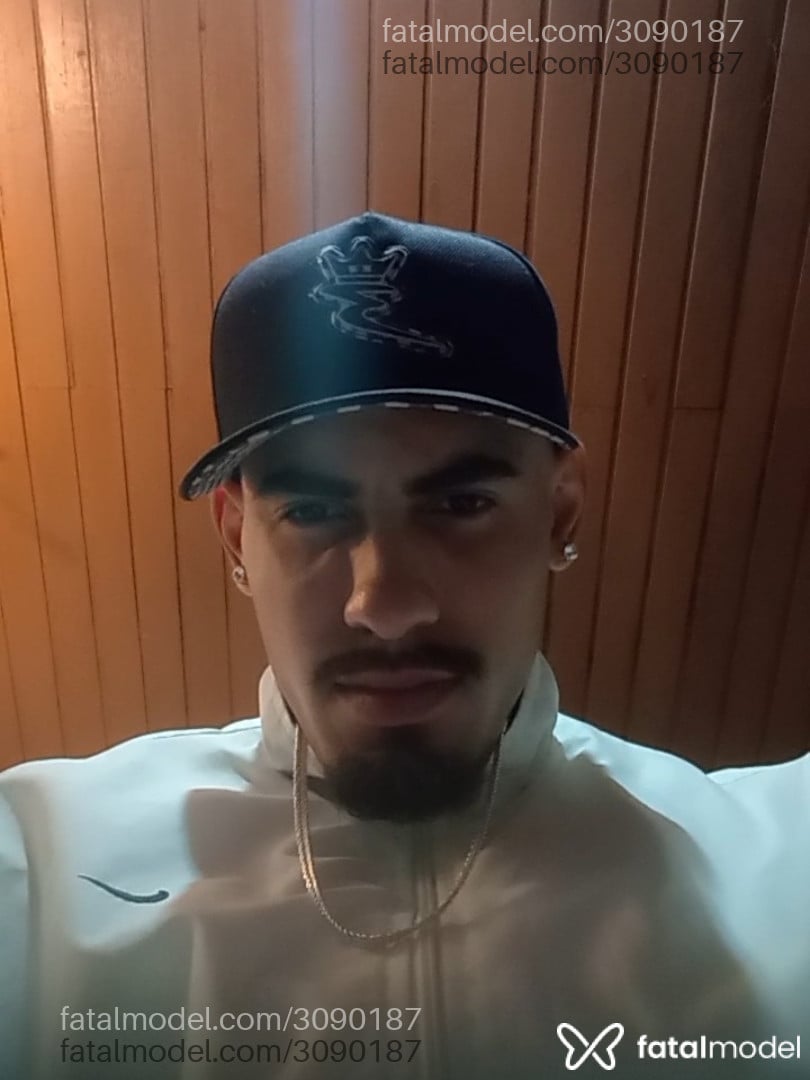Acompanhante homem morena (o) de olhos pretos em Matinhos Acompanhante homem morena (o) de olhos pretos em Matinhos - Cavanha