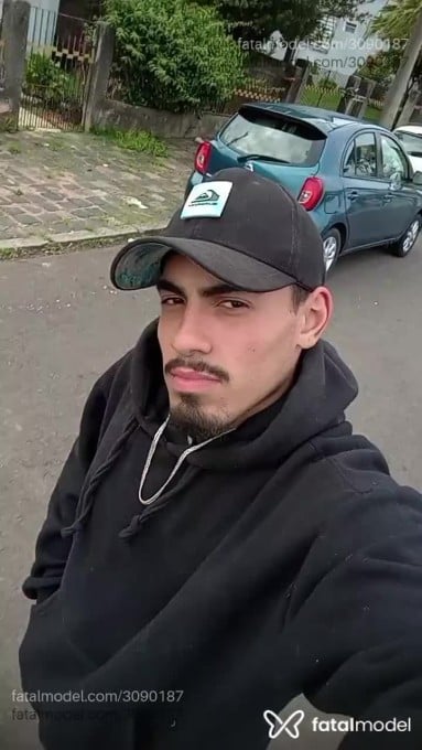 Acompanhante homem morena (o) de olhos pretos em Matinhos Acompanhante homem morena (o) de olhos pretos em Matinhos - Cavanha