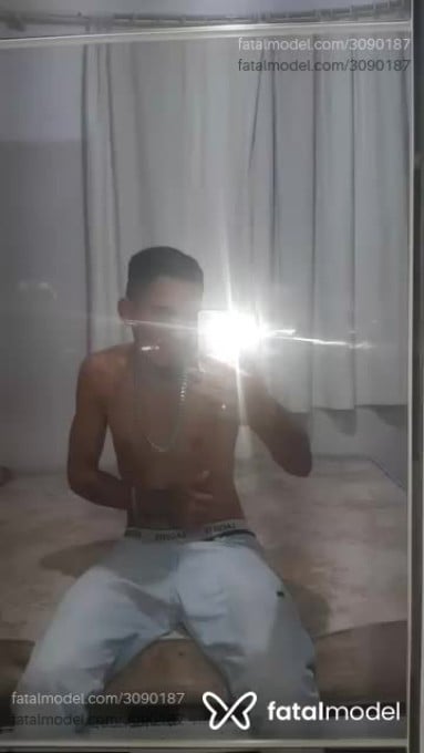 Acompanhante homem morena (o) de olhos pretos em Matinhos Acompanhante homem morena (o) de olhos pretos em Matinhos - Cavanha