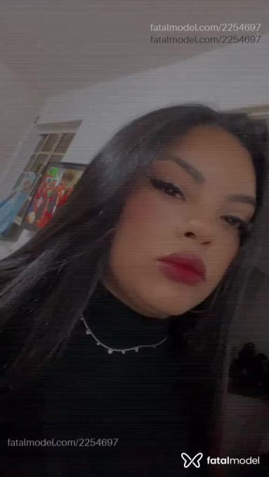 Acompanhante mulher morena (o) de olhos pretos em Virtual Acompanhante mulher morena (o) de olhos pretos em Virtual - Cintia