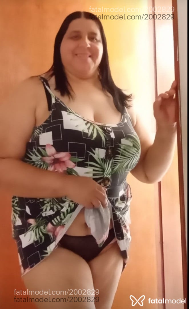 Acompanhante mulher morena (o) de olhos pretos em Uberaba - Carla
