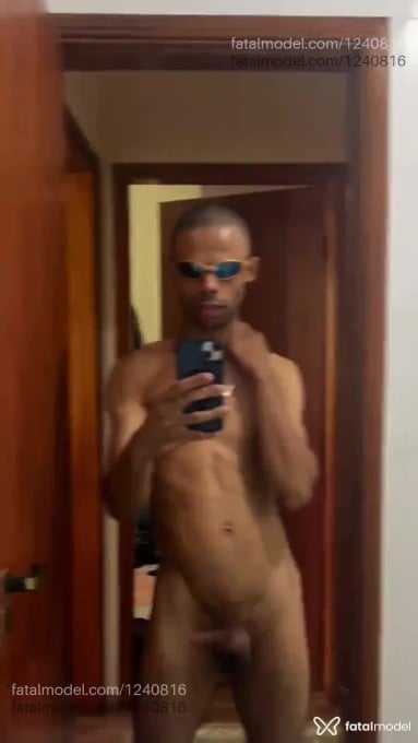 Acompanhante homem morena (o) de olhos pretos em São José do Rio Pardo Acompanhante homem morena (o) de olhos pretos em São José do Rio Pardo - AFROBOY