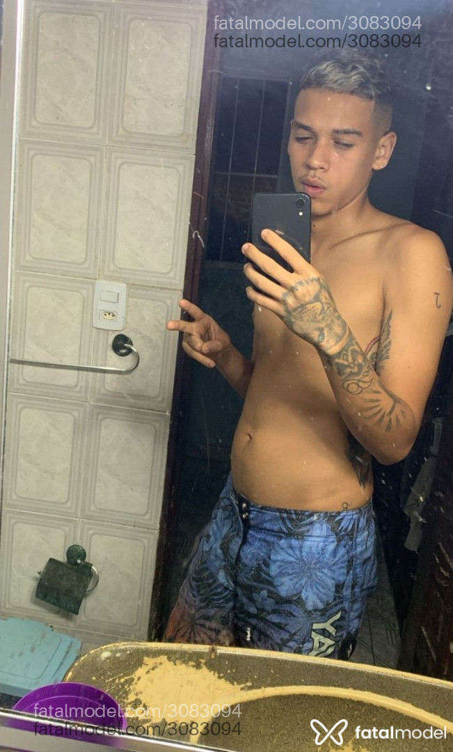 Acompanhante homem com cabelo castanho de olhos castanhos em Virtual Acompanhante homem com cabelo castanho de olhos castanhos em Virtual - Miguel Santos