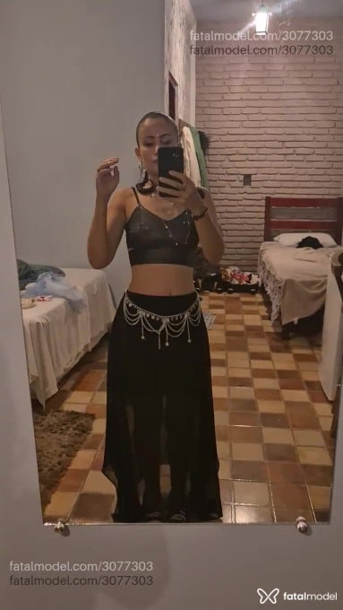 Acompanhante mulher com cabelo castanho de olhos castanhos - Bruna