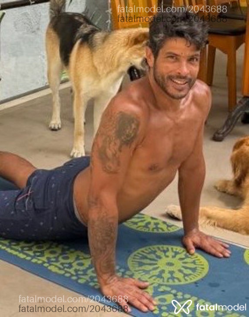 Acompanhante homem morena (o) de olhos pretos em Rio de Janeiro - Caio Santos
