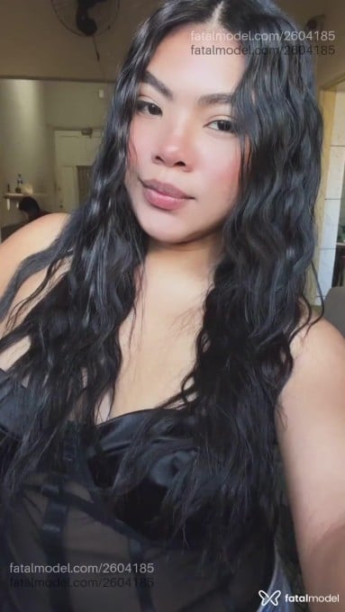 Acompanhante mulher morena (o) de olhos pretos - Yara Pari Acompanhante mulher morena (o) de olhos pretos - Yara Pari