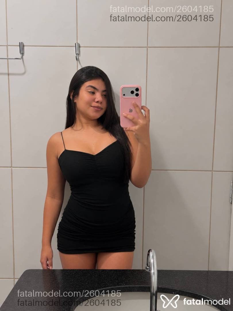 Acompanhante mulher morena (o) de olhos pretos - Yara Pari