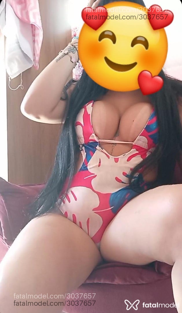 Acompanhante mulher com cabelo castanho de olhos verdes - Bianca