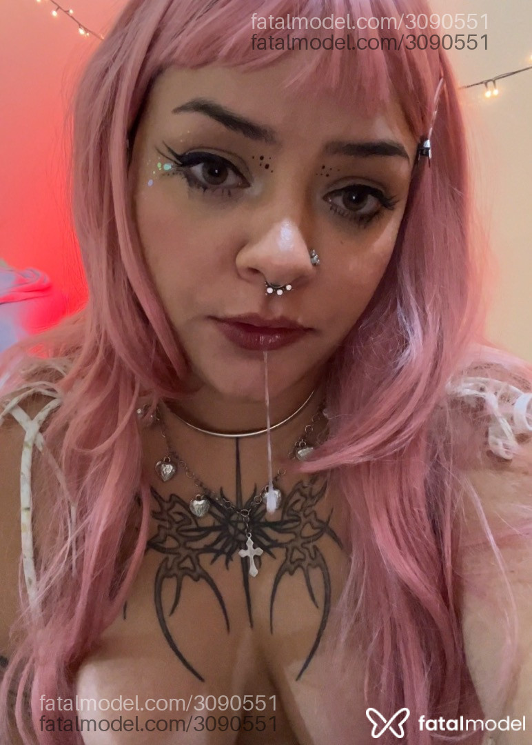 Acompanhante mulher morena (o) de olhos mel em Virtual Acompanhante mulher morena (o) de olhos mel em Virtual - Goddess Astrid