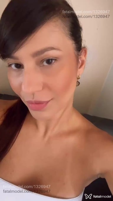 Acompanhante mulher com cabelo castanho de olhos castanhos em Londrina - Isabella