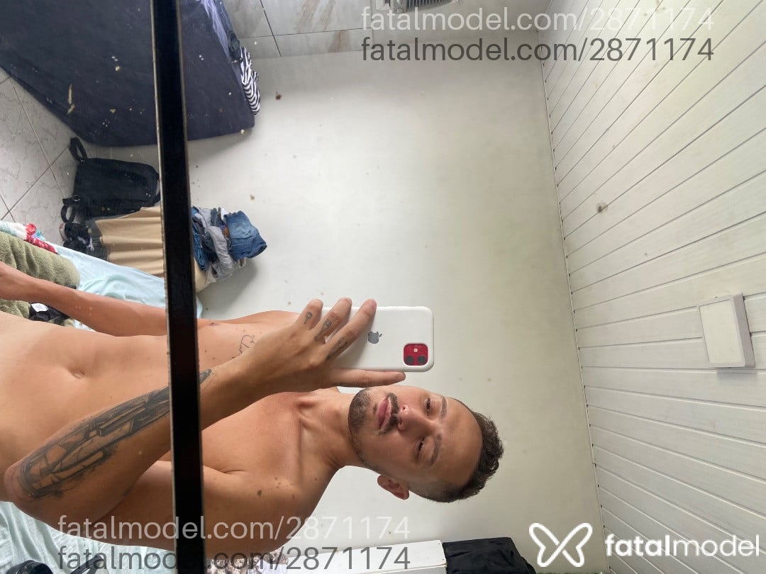 Acompanhante homem com cabelo castanho de olhos castanhos em Florianópolis - Felipe Lima